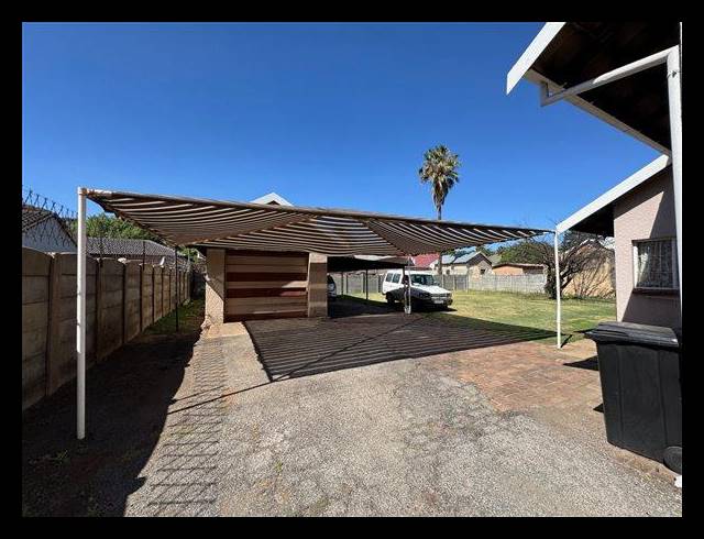 3 BEDROOM HOUSE FOR SALE IN RHODESFIELD